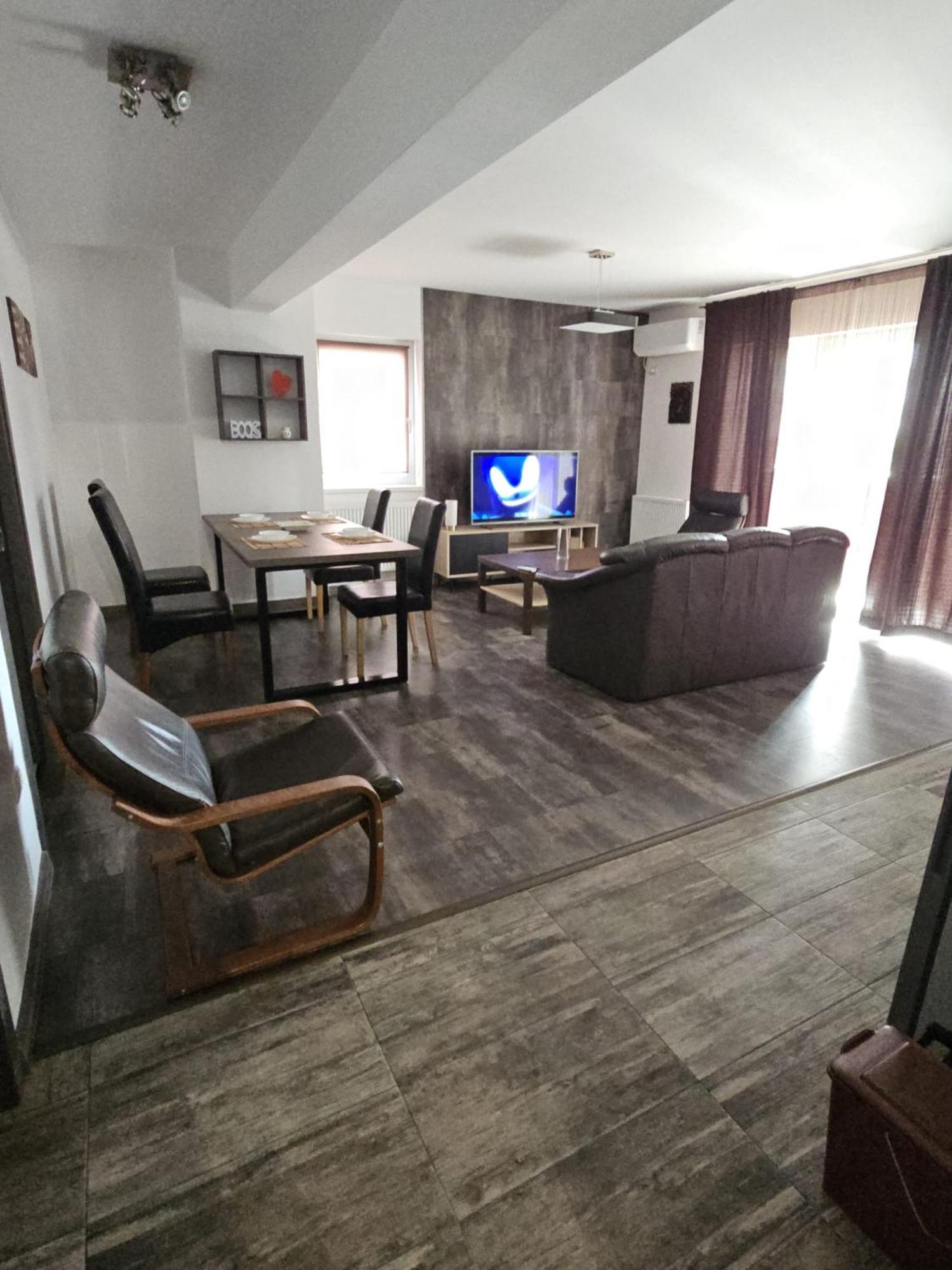 Lotus Area On Apartment Oradea Exterior photo